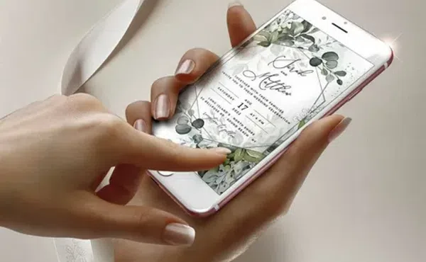 digital-wedding-invitation-on-mobile-screen-